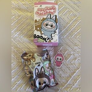 Pop Mart “Lychee Berry” Exciting Macaron Labubu